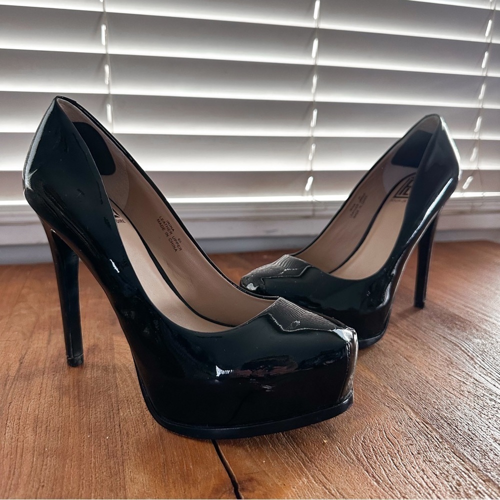 Pour La Victoire Irina Black Patent Leather Platform Pumps Stiletto Heels 6.5